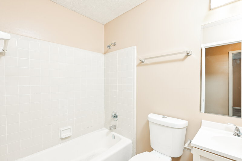 1,880/Mo, 5088 Phillip Court Stone Mountain, GA 30087 Bathroom View