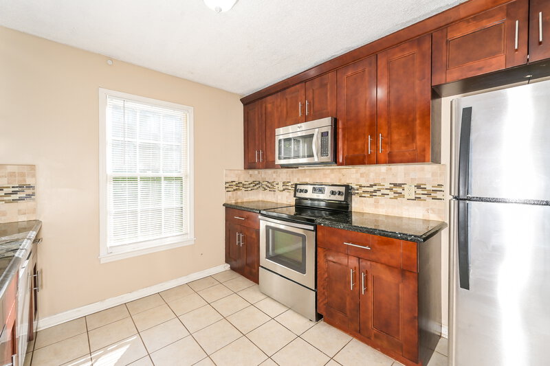 2,145/Mo, 5511 Shawnee Trail Norcross, GA 30071 Kitchen View 2