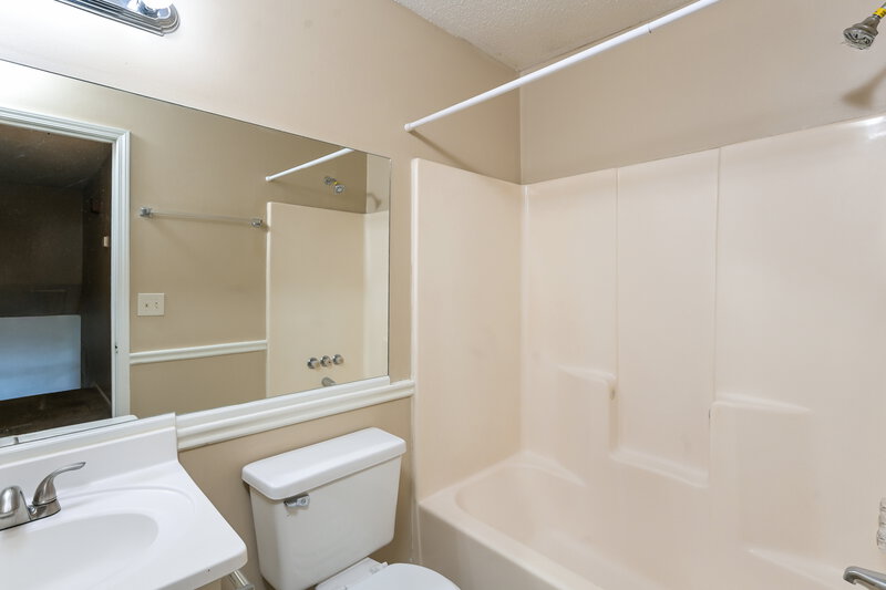 2,145/Mo, 5511 Shawnee Trail Norcross, GA 30071 Bathroom View
