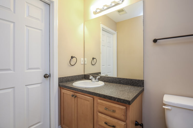2,020/Mo, 6460 Old Still Trail Gainesville, GA 30506 Main Bathroom View
