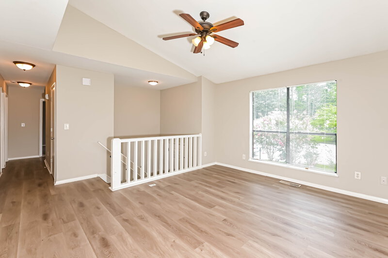1,985/Mo, 3592 Riverchase Drive Decatur, GA 30034 Living Room View 2