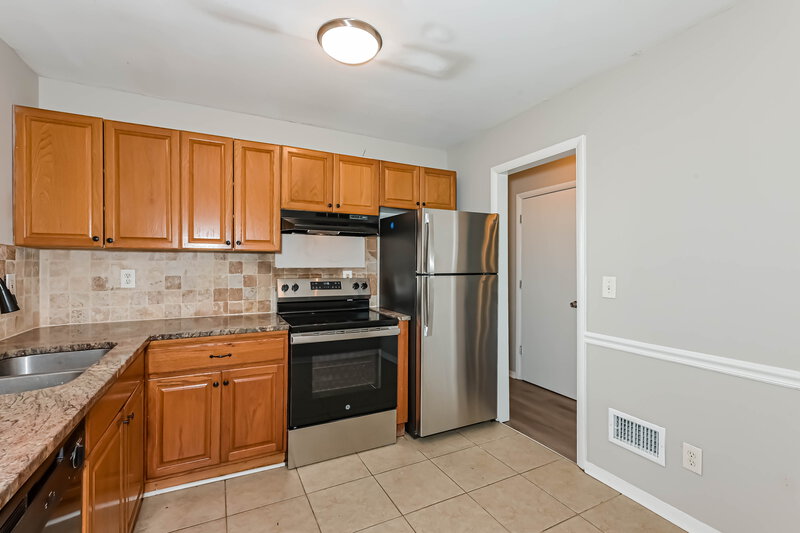 1,985/Mo, 3592 Riverchase Drive Decatur, GA 30034 Kitchen View