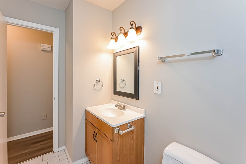 1,985/Mo, 3592 Riverchase Drive Decatur, GA 30034 Main Bathroom View