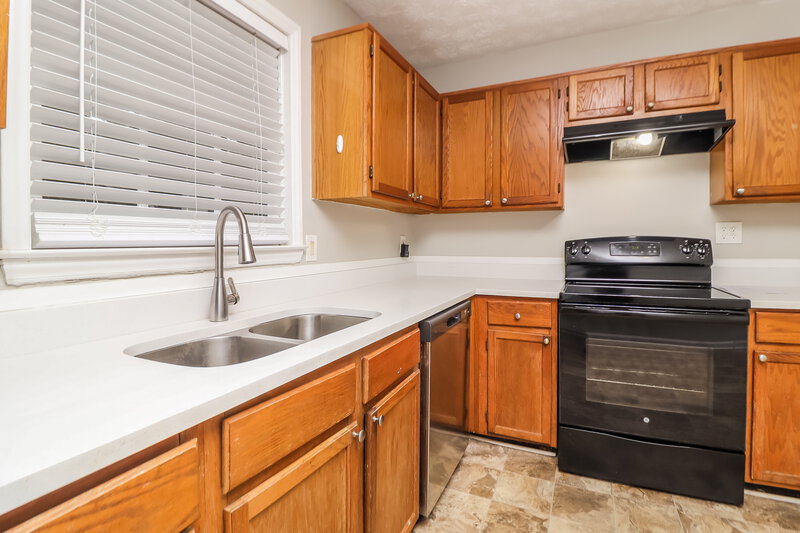 1,880/Mo, 1120 Appian Way Lawrenceville, GA 30046 Kitchen View 2