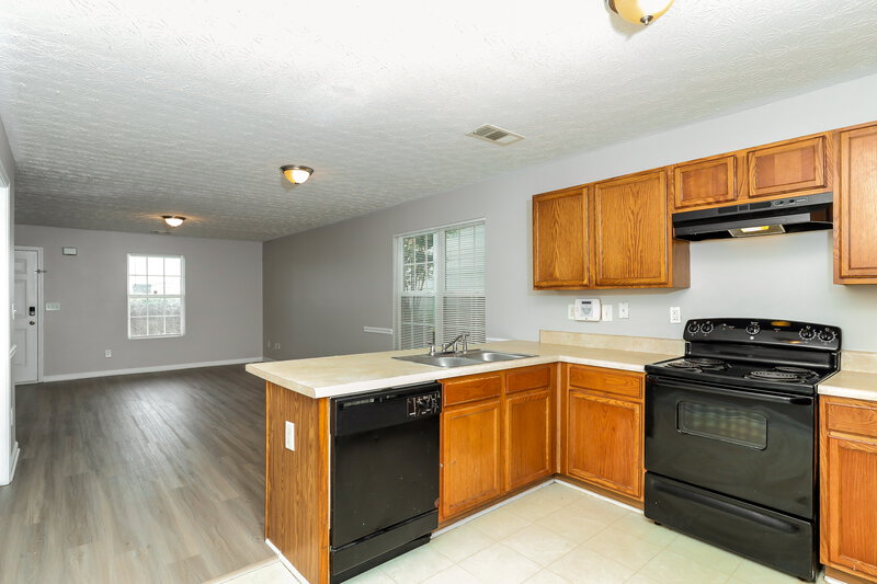 1,595/Mo, 609 Carlton Pointe Drive Palmetto, GA 30268 Kitchen View