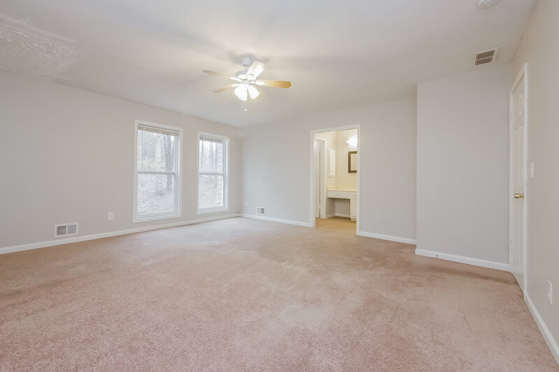 2,360/Mo, 220 N Fayette Court Fayetteville, GA 30214 Master Bedroom View 3