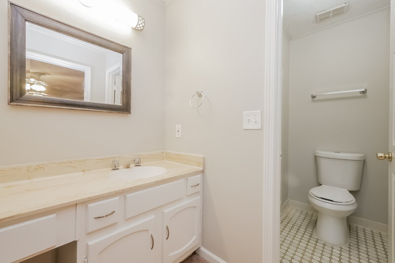 2,360/Mo, 220 N Fayette Court Fayetteville, GA 30214 Master Bathroom View