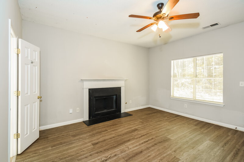 2,690/Mo, 4259 Waldrop Hills Terrace Decatur, GA 30034 Living Room View