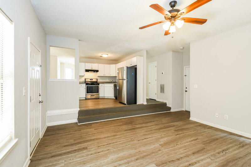 2,690/Mo, 4259 Waldrop Hills Terrace Decatur, GA 30034 Living Room View 2