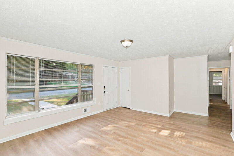 1,785/Mo, 2658 Riggs Drive East Point, GA 30344 Living Room View