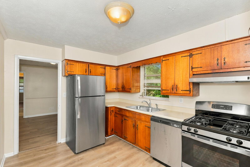 1,785/Mo, 2658 Riggs Drive East Point, GA 30344 Kitchen View