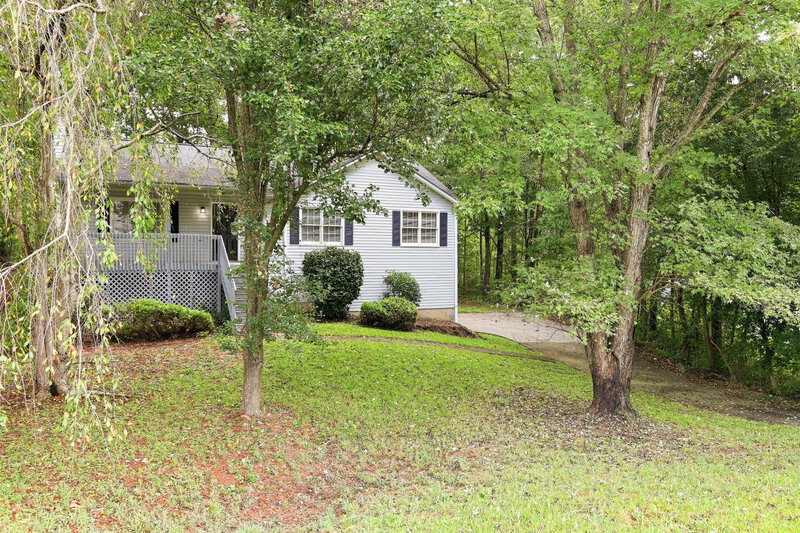 0/Mo, 286 Sweetwater Circle Powder Springs, GA 30127 Front View