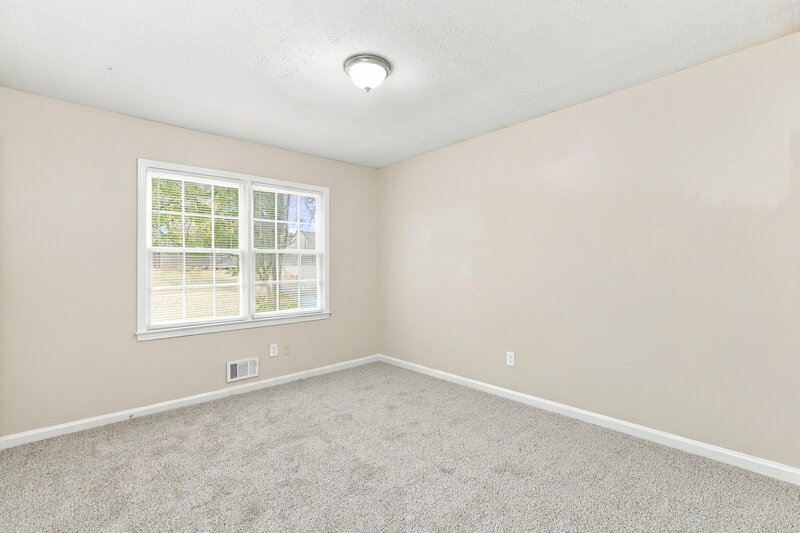 0/Mo, 286 Sweetwater Circle Powder Springs, GA 30127 Bedroom View
