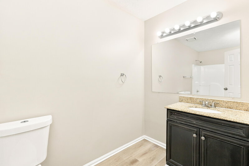 0/Mo, 286 Sweetwater Circle Powder Springs, GA 30127 Bathroom View
