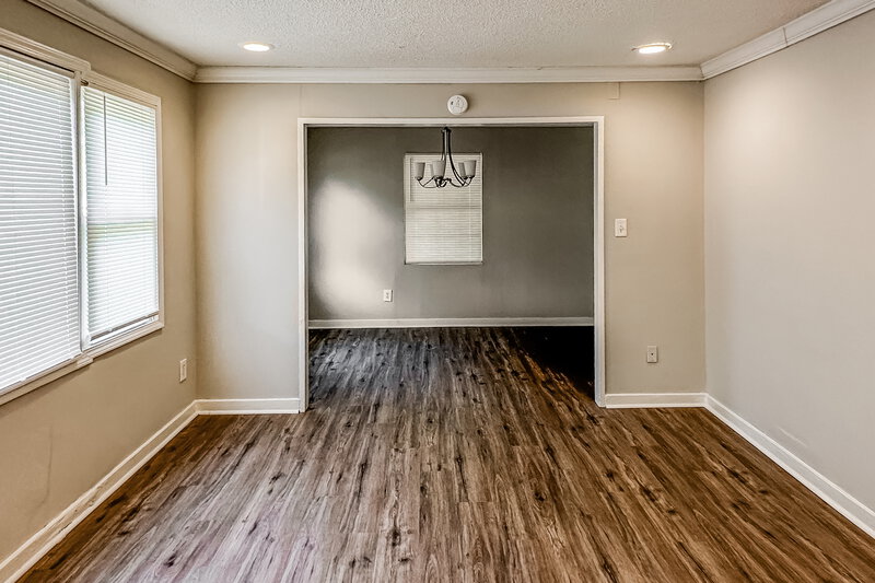 0/Mo, 1959 Oana Street Atlanta, GA 30310 Living Room View 2