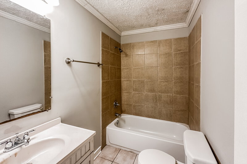 0/Mo, 1959 Oana Street Atlanta, GA 30310 Bathroom View