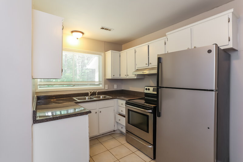 1,435/Mo, 1550 Flicker Road Jonesboro, GA 30238 Kitchen View