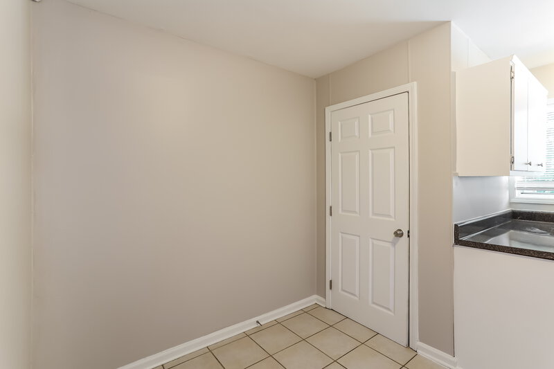 1,435/Mo, 1550 Flicker Road Jonesboro, GA 30238 Kitchen View 3