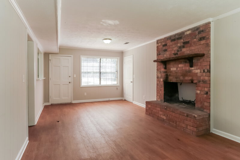 2,660/Mo, 3212 Goldenchain Drive Lithonia, GA 30038 Living Room View 2