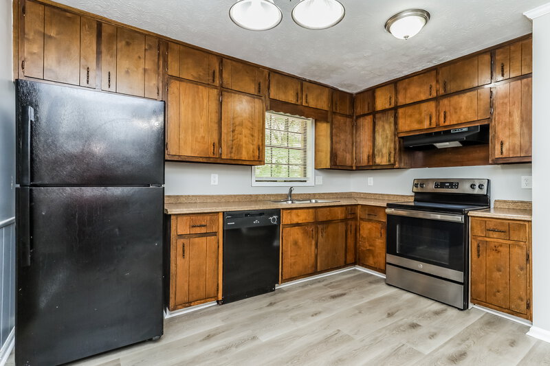 1,950/Mo, 3212 Goldenchain Drive Lithonia, GA 30038 Kitchen View