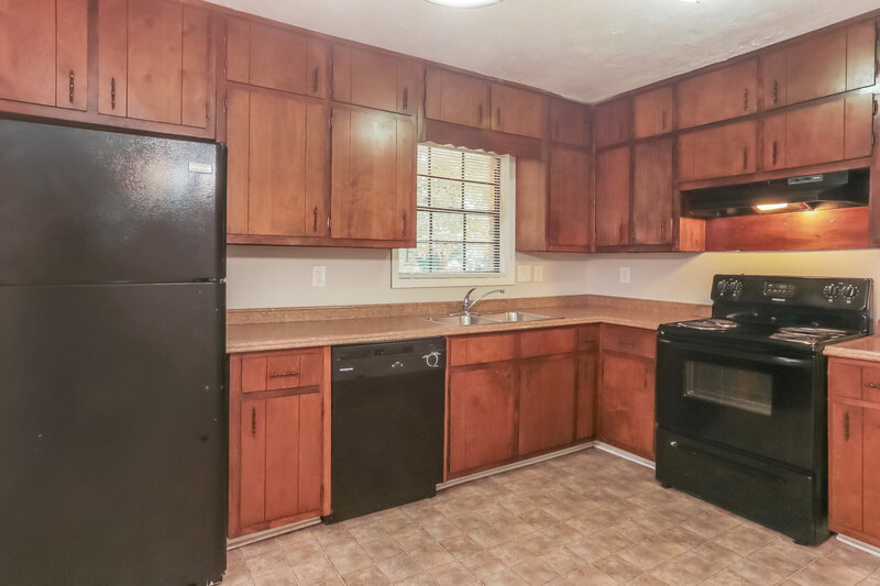2,660/Mo, 3212 Goldenchain Drive Lithonia, GA 30038 Kitchen View 3