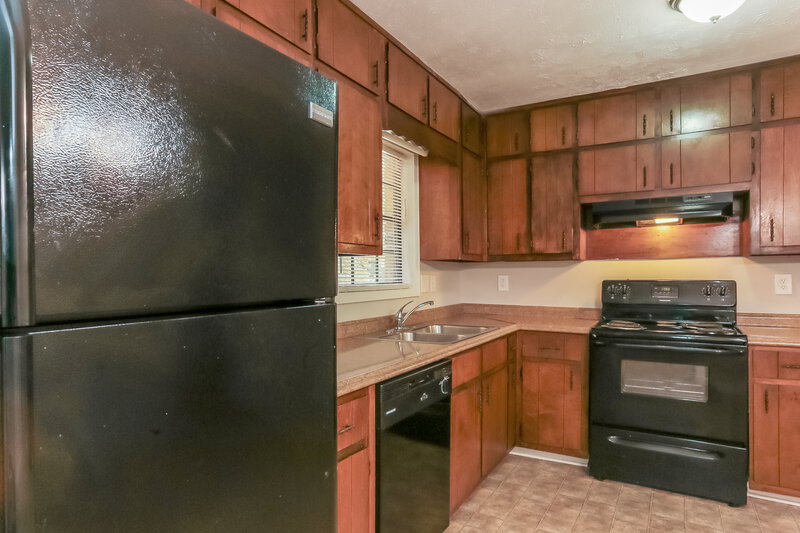 2,660/Mo, 3212 Goldenchain Drive Lithonia, GA 30038 Kitchen View 4