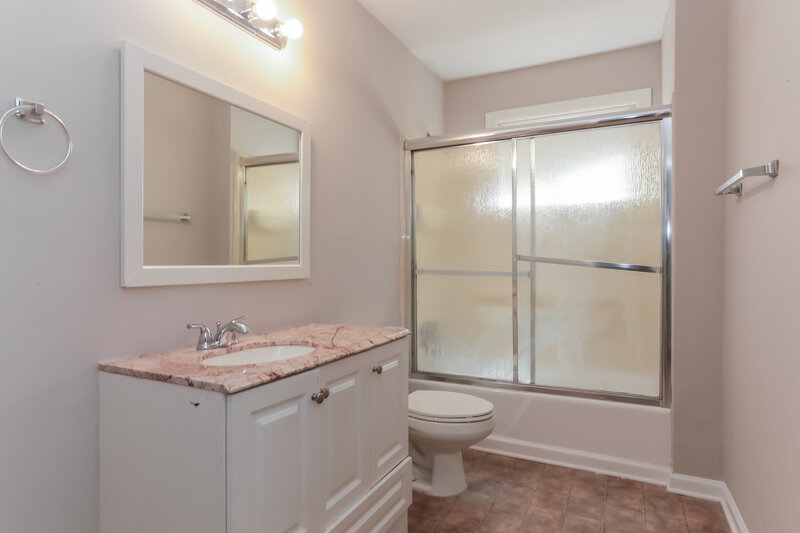 2,660/Mo, 3212 Goldenchain Drive Lithonia, GA 30038 Main Bathroom View
