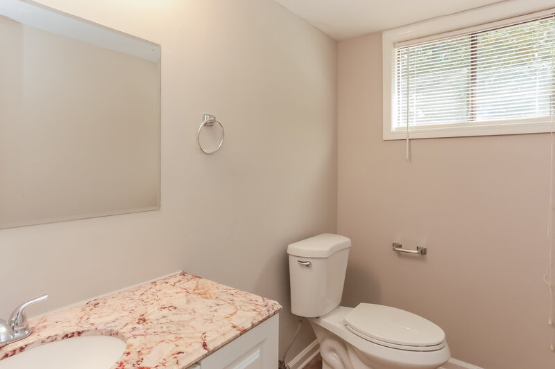 2,660/Mo, 3212 Goldenchain Drive Lithonia, GA 30038 Main Bathroom View 2