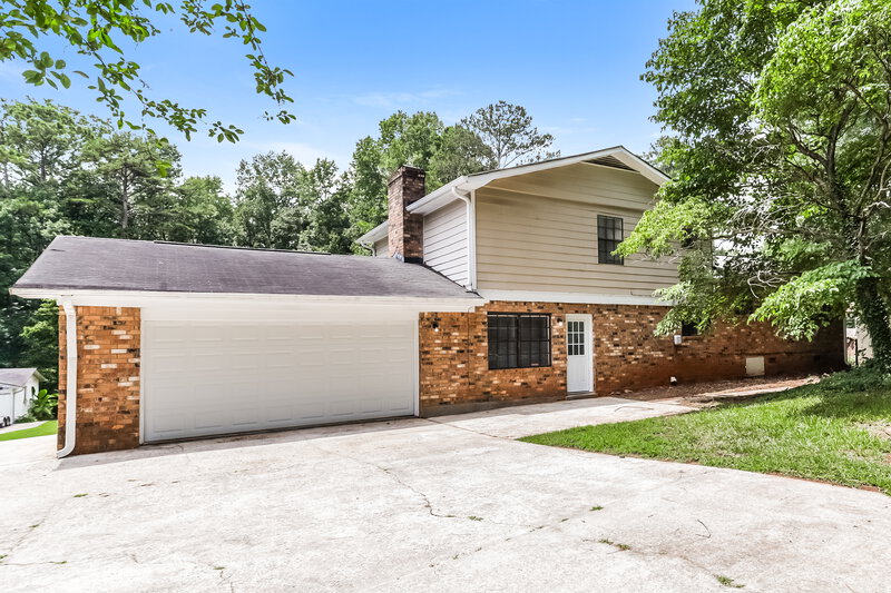 1,950/Mo, 3212 Goldenchain Drive Lithonia, GA 30038 Rear View
