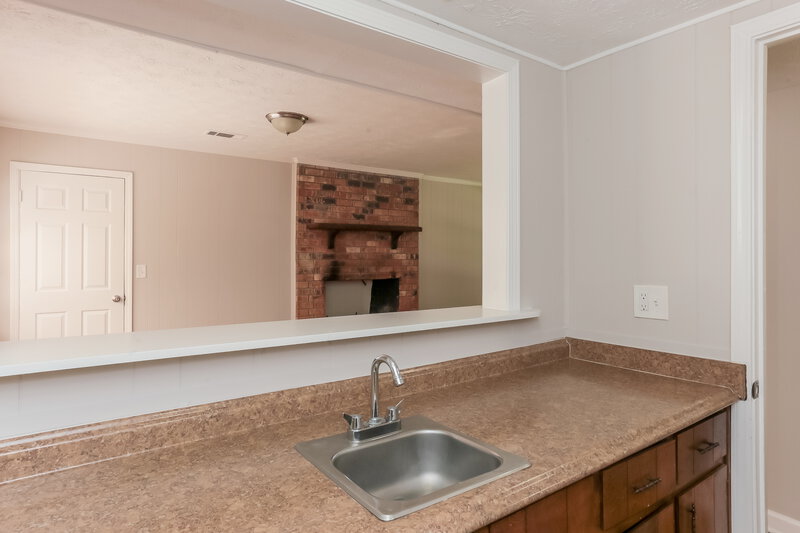 2,660/Mo, 3212 Goldenchain Drive Lithonia, GA 30038 Bathroom View 3