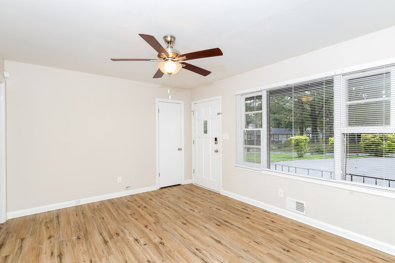 0/Mo, 6281 Denny Lane Mableton, GA 30126 Living Room View