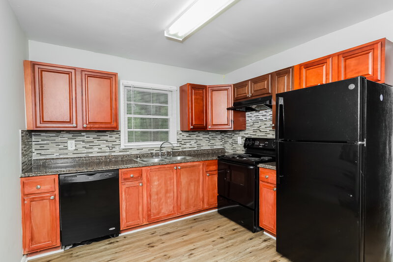 0/Mo, 6281 Denny Lane Mableton, GA 30126 Kitchen View