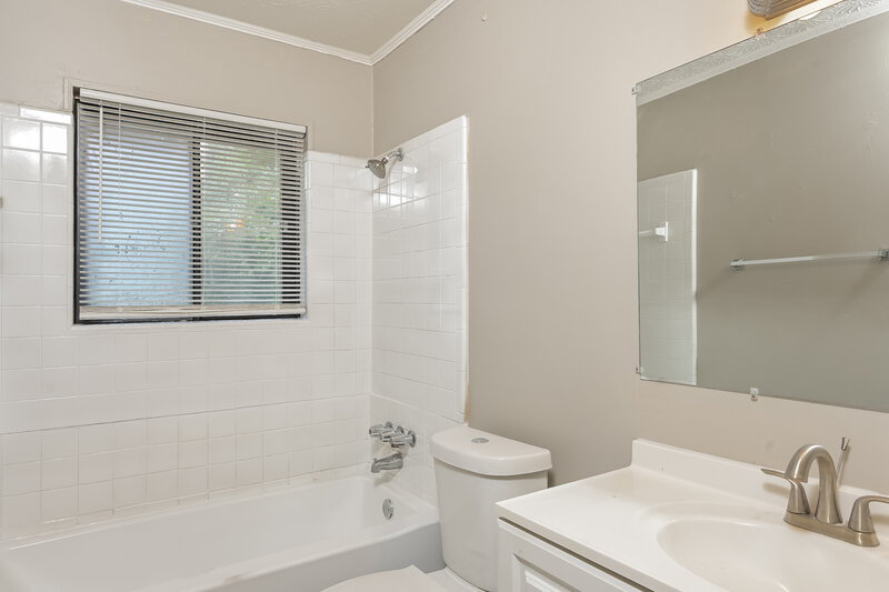 1,680/Mo, 123 Sir Gregory Manor Lawrenceville, GA 30044 Main Bathroom View