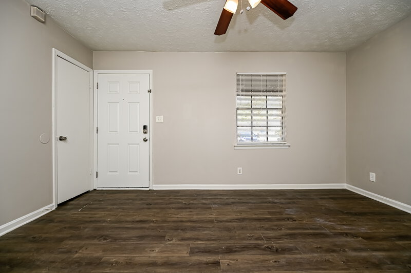 2,030/Mo, 48 Old Post Rd Jonesboro, GA 30238 Living Room View 2