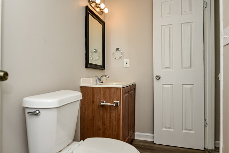 2,030/Mo, 48 Old Post Rd Jonesboro, GA 30238 Main Bathroom View 2