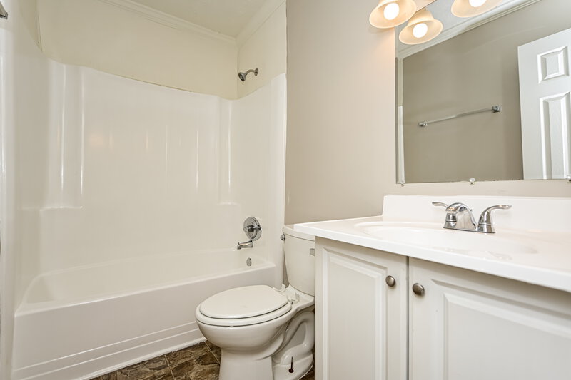2,030/Mo, 48 Old Post Rd Jonesboro, GA 30238 Bathroom View