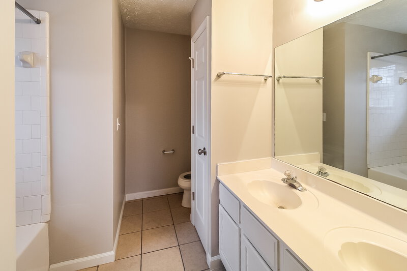 1,760/Mo, 1970 Corners Cir Lithonia, GA 30058 Main Bathroom View