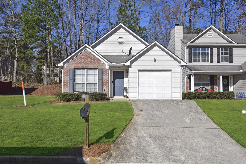 1,670/Mo, 804 Hillandale Lane Lithonia, GA 30058 External View