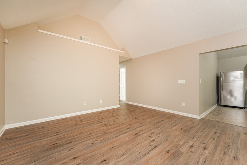 1,595/Mo, 804 Hillandale Lane Lithonia, GA 30058 Living Room View 2