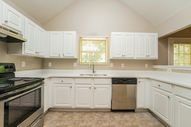 1,595/Mo, 804 Hillandale Lane Lithonia, GA 30058 Kitchen View