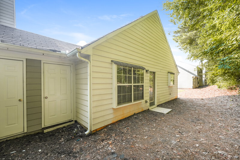 1,595/Mo, 804 Hillandale Lane Lithonia, GA 30058 Rear View