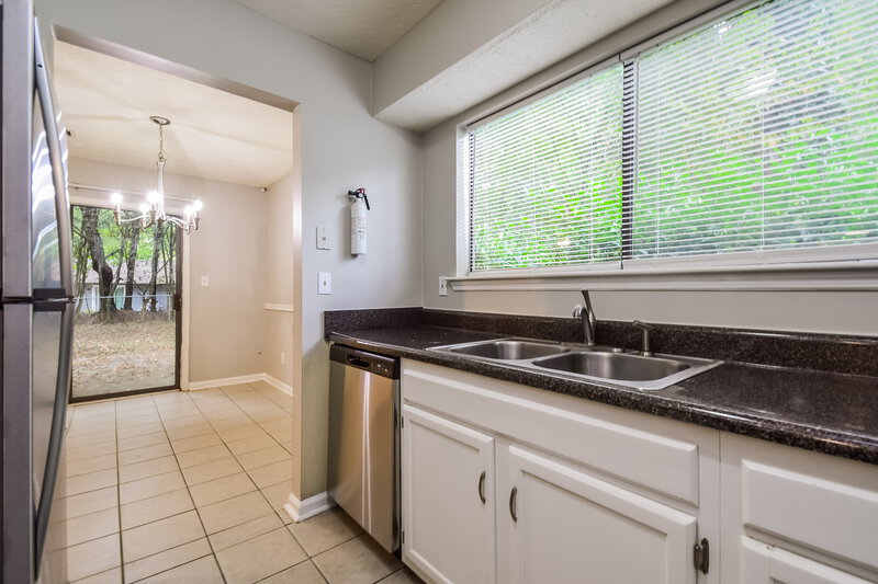 1,575/Mo, 9288 Knoll Court Jonesboro, GA 30238 Kitchen View