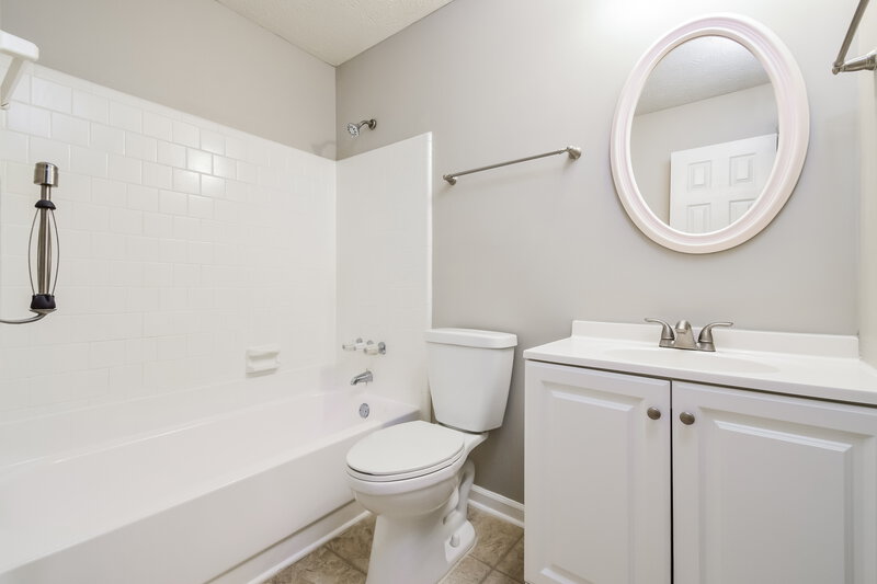 1,575/Mo, 9288 Knoll Court Jonesboro, GA 30238 Main Bathroom View
