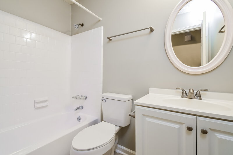 1,575/Mo, 9288 Knoll Court Jonesboro, GA 30238 Bathroom View