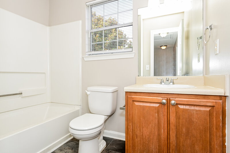 2,350/Mo, 2499 Brianna Drive Hampton, GA 30228 Bathroom View