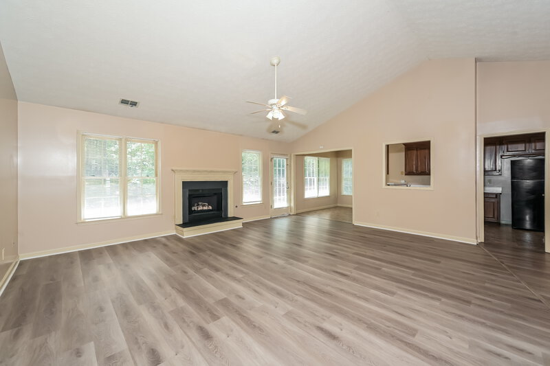1,890/Mo, 4371 Fiddlers Bend Loganville, GA 30052 Living Room View