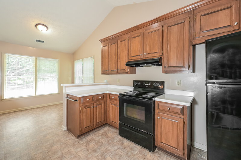 1,890/Mo, 4371 Fiddlers Bend Loganville, GA 30052 Kitchen View 2