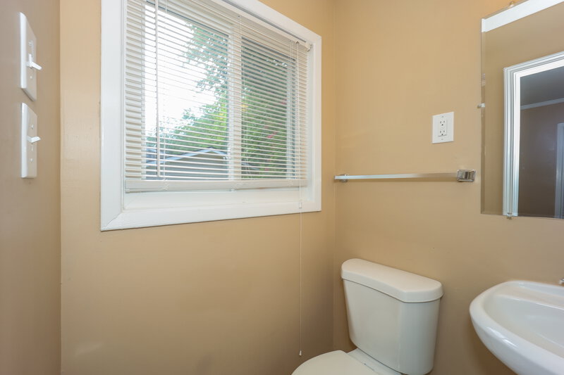 1,435/Mo, 1558 Flicker Road Jonesboro, GA 30238 Bathroom View