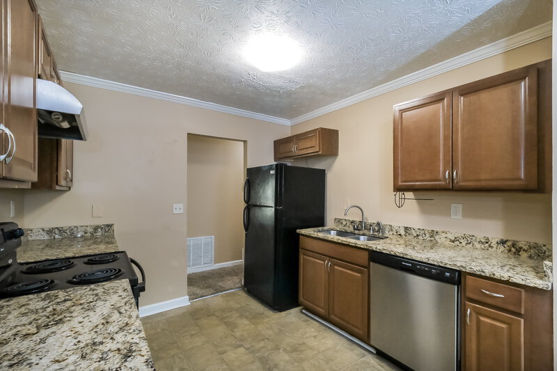 1,775/Mo, 837 Hemingway Road Stone Mountain, GA 30088 Kitchen View