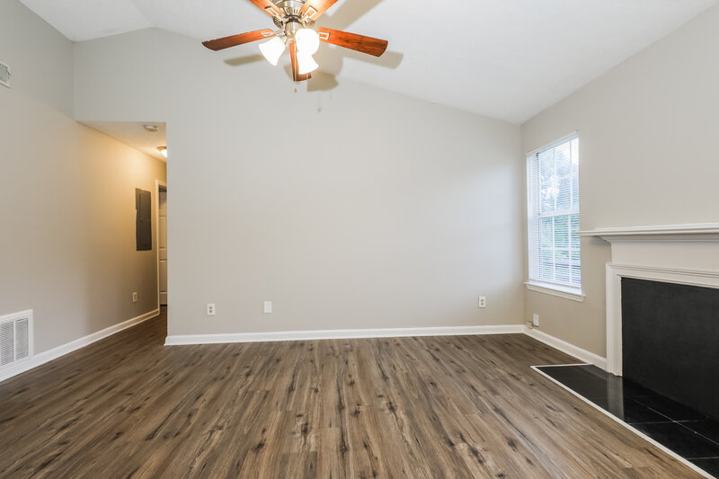 1,595/Mo, 4252 Catalpa Court Ellenwood, GA 30294 Living Room View 2